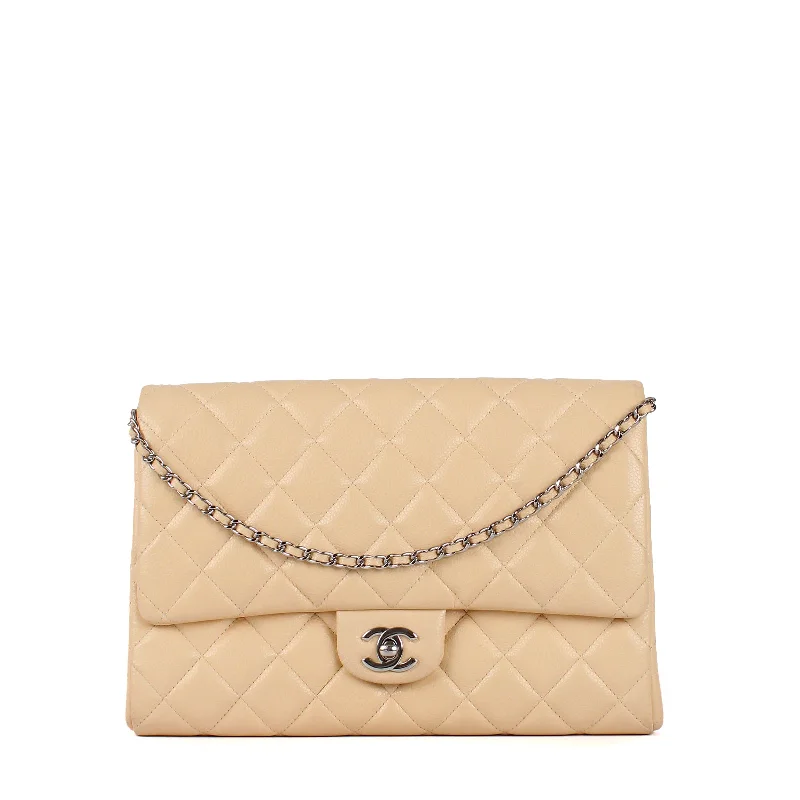 CHANEL - Sac Timeless en cuir grainé beige