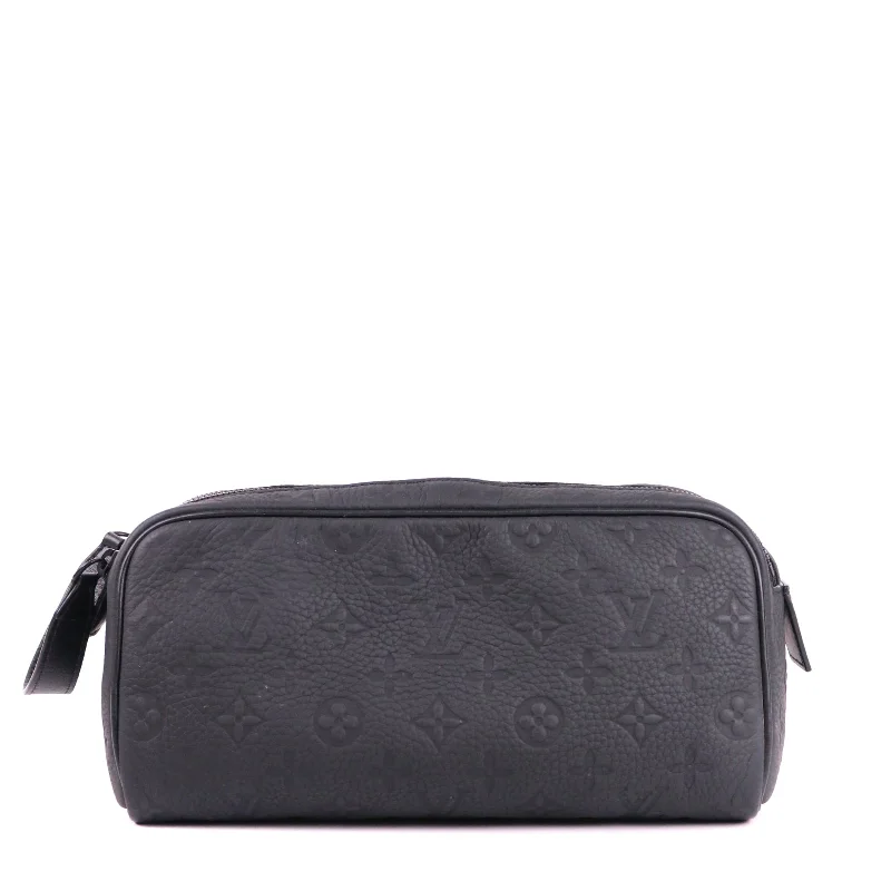 LOUIS VUITTON - Trousse de toilette Dopp Kit en cuir grainé noir