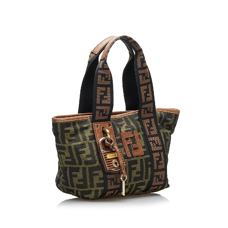 Fendi Zucca  Handbag (SHG-UA8E6t)