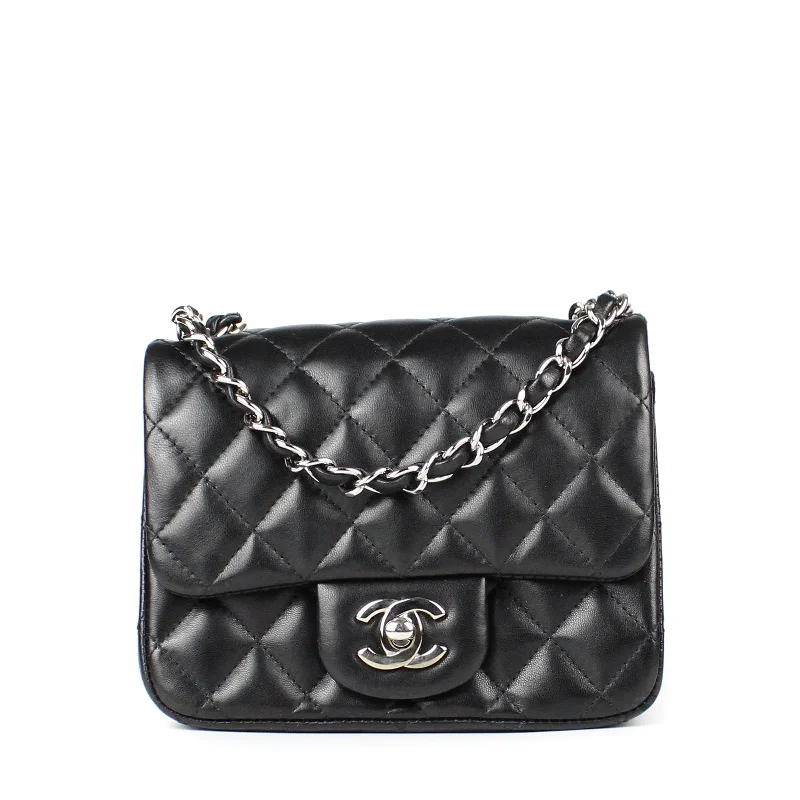 CHANEL - Timeless mini carré