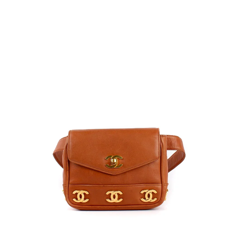 CHANEL - Sac ceinture vintage