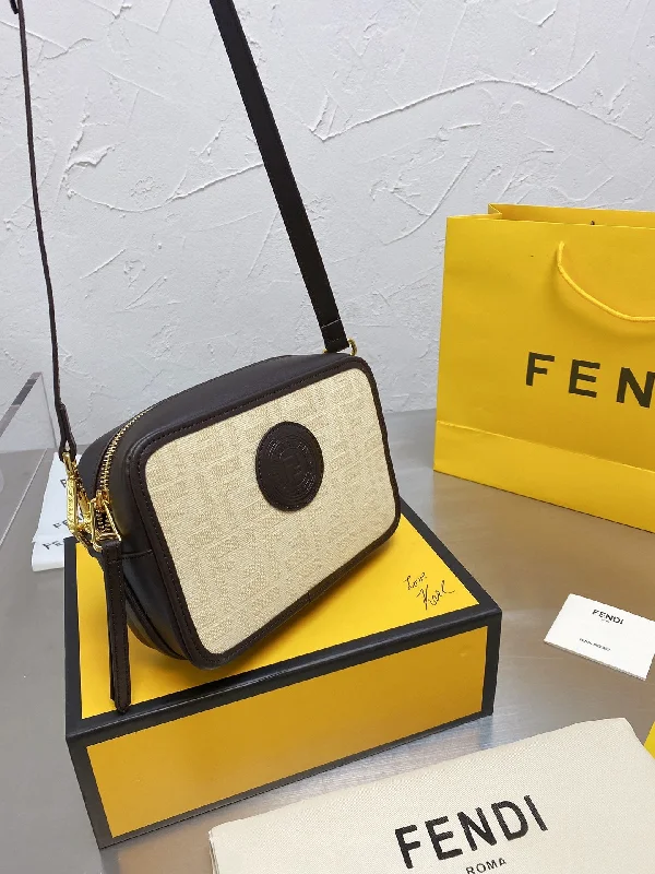 EN   Designer bags by Fendi 129